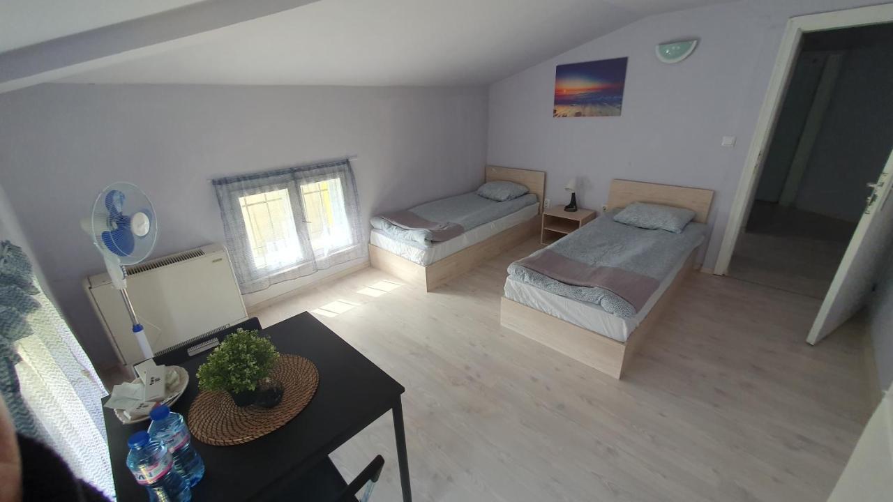 Стаи За Гости Sun House Apartment Varna Exterior foto
